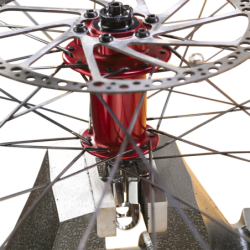 VAR | Axle vise for front and rear hubs