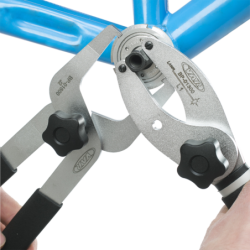 VAR | Professional pin spanner for most adjusting BB cups