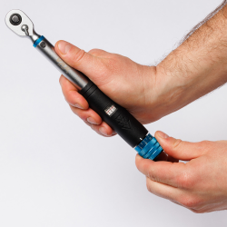 2-20Nm CONSUMER torque wrench with hex bits set