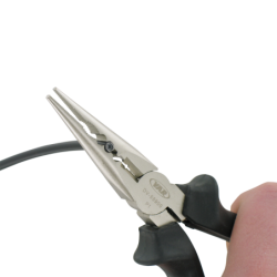 VAR | Needle nose pliers