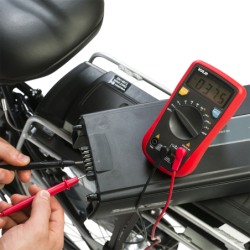 VAR | Auto ranging digital multimeter